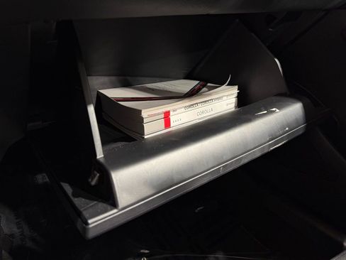 Certified 2023 Toyota Corolla LE image 25