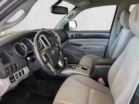 Used 2012 Toyota Tacoma PreRunner w/ SR5 Pkg RWD image 9