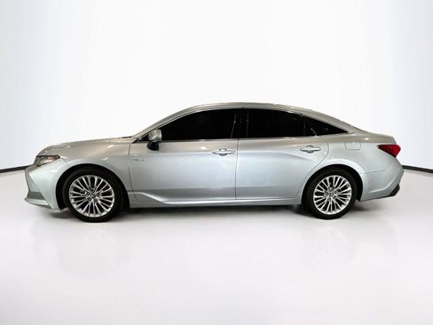 Used 2019 Toyota Avalon Limited w/ Advanced Safety Package FWD image 2