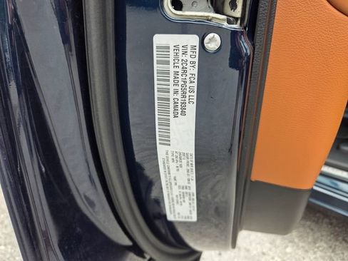 Certified 2024 Chrysler Pacifica Pinnacle FWD image 20