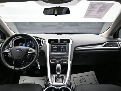 Used 2016 Ford Fusion SE FWD image 12