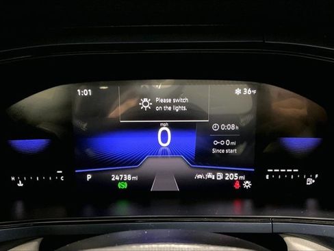 Used 2024 Volkswagen Taos SE image 20