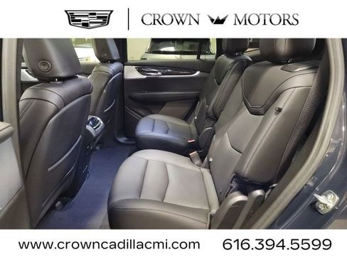 Certified 2025 Cadillac XT6 Premium Luxury image 24