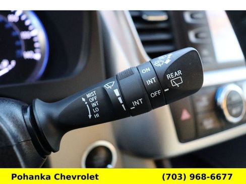 Used 2017 Toyota Highlander Limited image 13