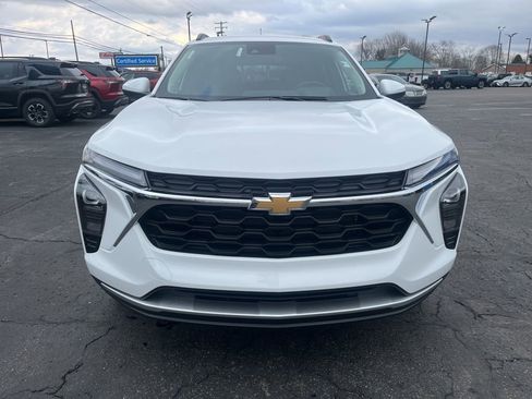 New 2026 Chevrolet Trax LT w/ Driver Confidence Package image 9