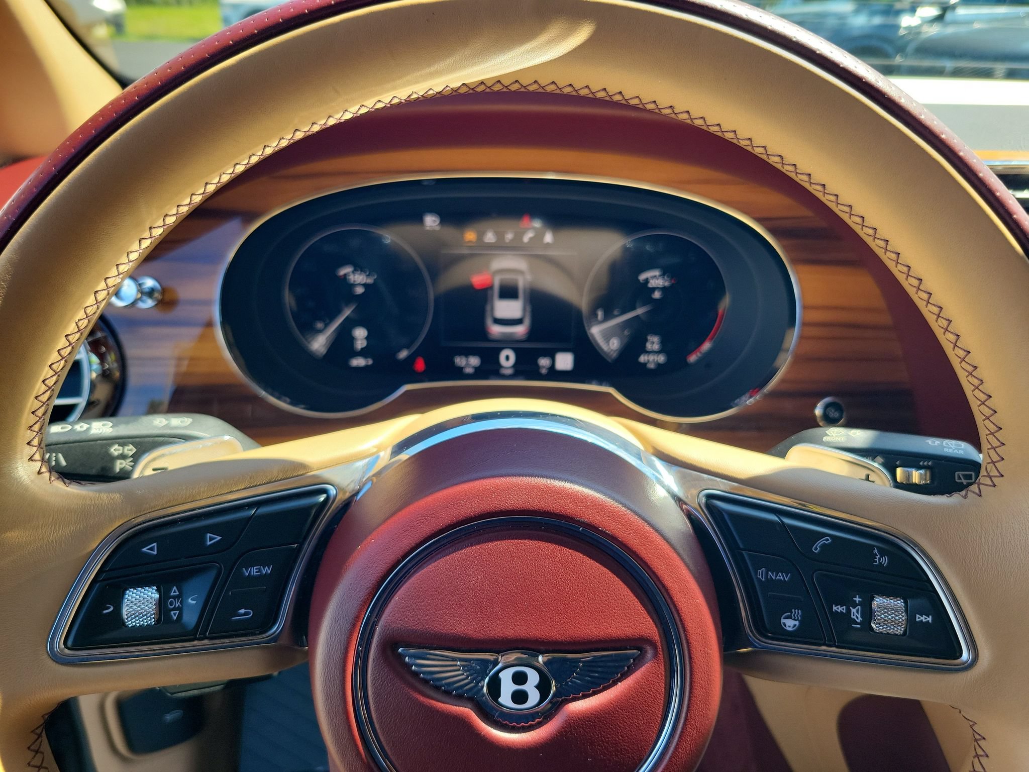 Used 2022 Bentley Bentayga AWD/4WD image 23