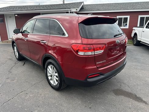 Used 2016 Kia Sorento AWD image 3