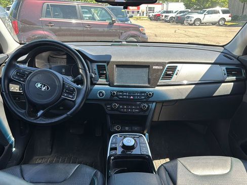 Used 2019 Kia Niro EX Premium FWD image 4