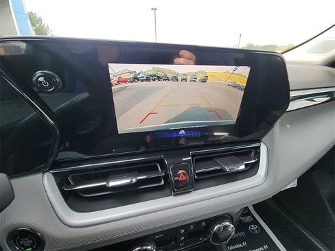 New 2025 Chevrolet TrailBlazer LT w/ Convenience Package image 17