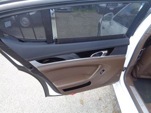 Used 2015 Porsche Panamera 4S Executive image 22