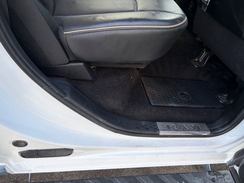 Used 2017 RAM 2500 Limited image 47