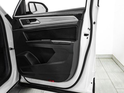 Used 2019 Volkswagen Atlas SE image 40