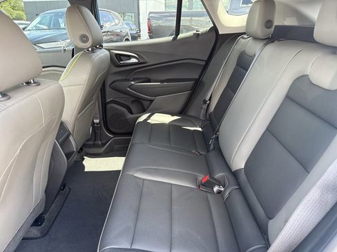 Used 2025 Chevrolet Trax ACTIV w/ Sunroof Package FWD image 6