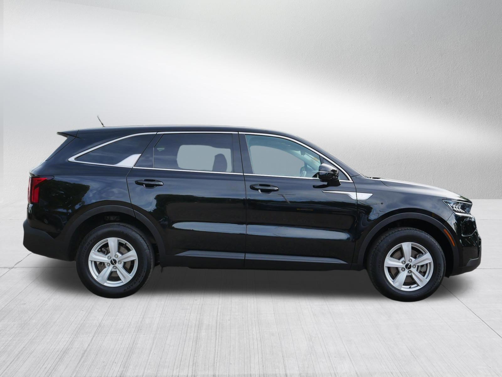 Certified 2023 Kia Sorento LX AWD/4WD image 8