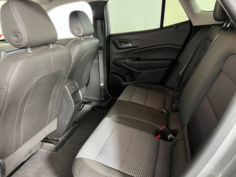 Used 2025 Chevrolet Trax LT w/ LT Convenience Package image 26