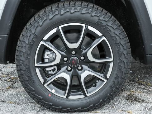 New 2026 Jeep Compass Trailhawk image 18