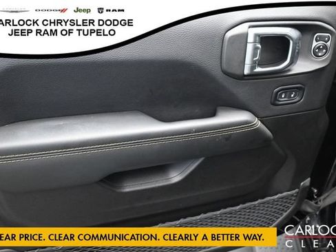 Used 2025 Jeep Wrangler Unlimited Sahara AWD/4WD image 12