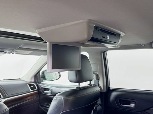 Used 2015 Toyota Highlander Limited image 27
