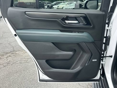 Used 2026 GMC Yukon AT4 w/ AT4 Premium Package AWD/4WD image 22