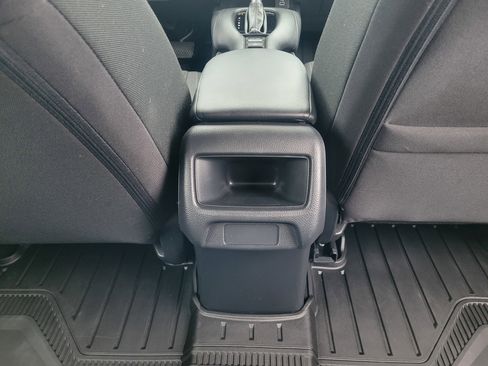 Used 2025 Honda HR-V LX image 17