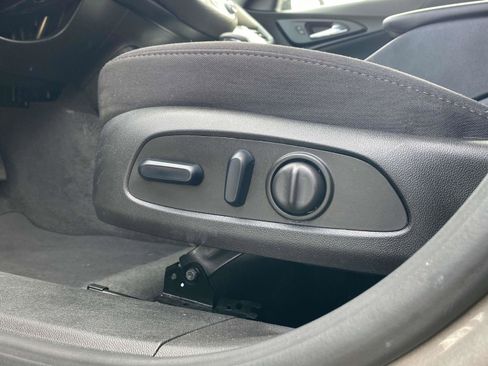 Used 2024 Chevrolet Malibu LT image 14