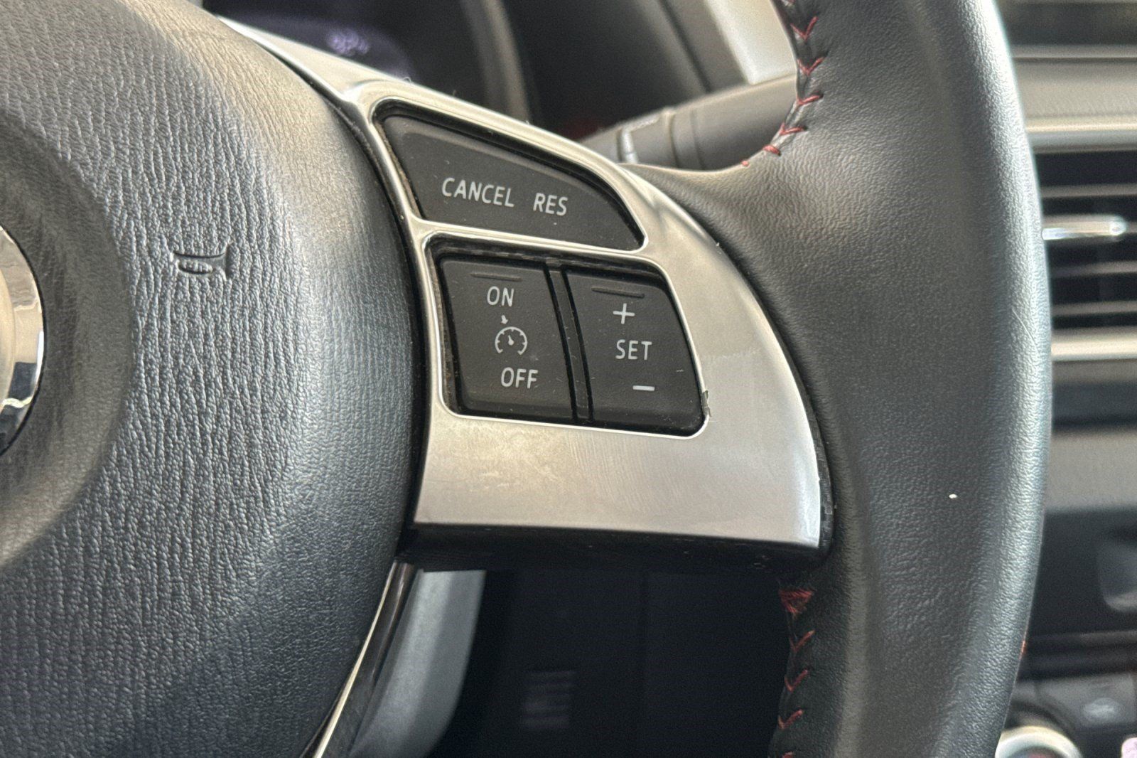 Used 2014 MAZDA MAZDA3 i Touring w/ Technology Package FWD image 30