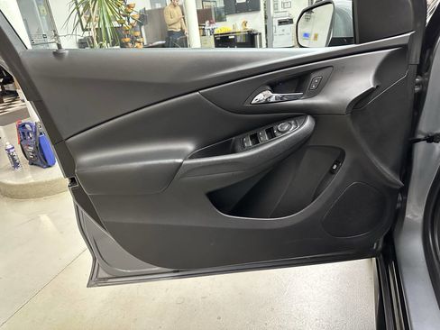 Used 2018 Chevrolet Volt LT w/ Comfort Package image 10