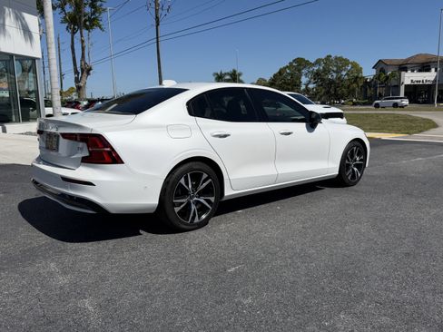 Certified 2023 Volvo S60 B5 Plus image 3
