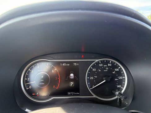Used 2019 Nissan Kicks SR FWD image 16