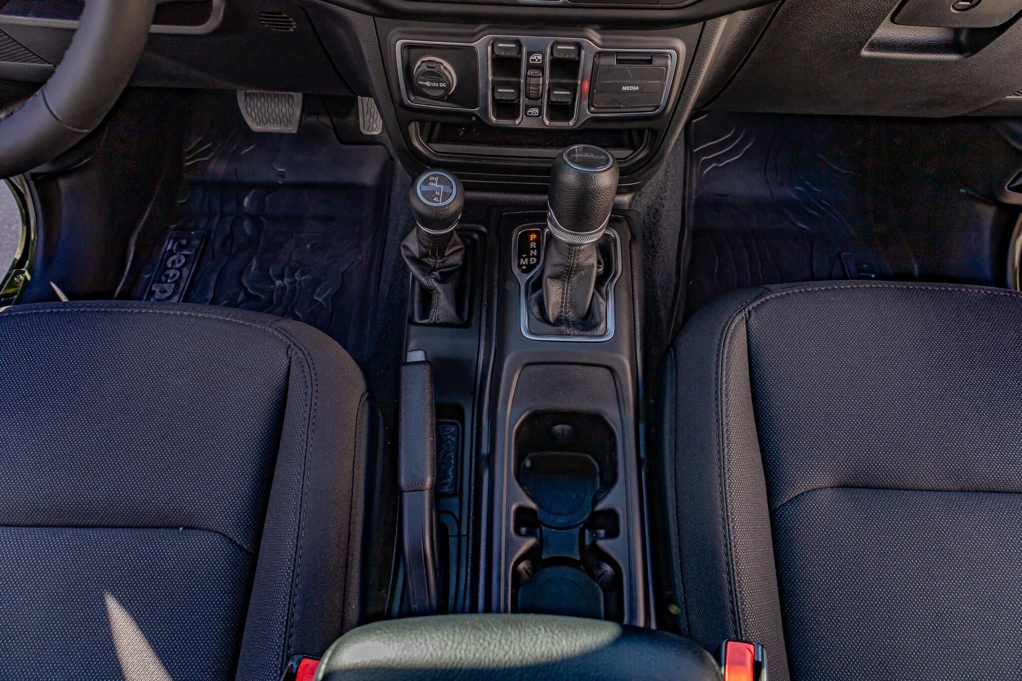 Used 2023 Jeep Gladiator Sport AWD/4WD image 28
