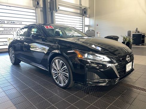 Used 2024 Nissan Altima 2.5 SL image 1