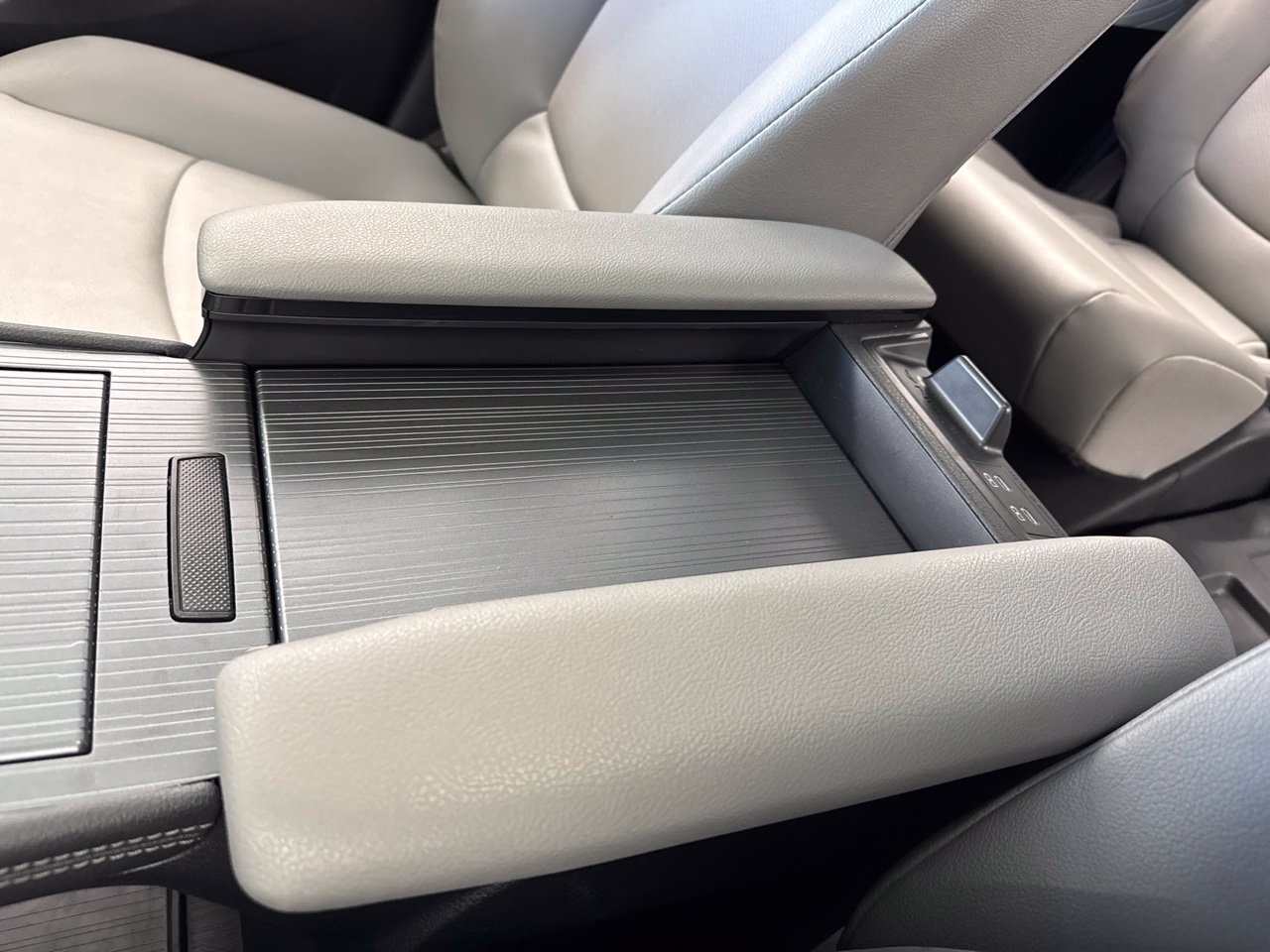 Certified 2026 Toyota Sienna XLE FWD image 32