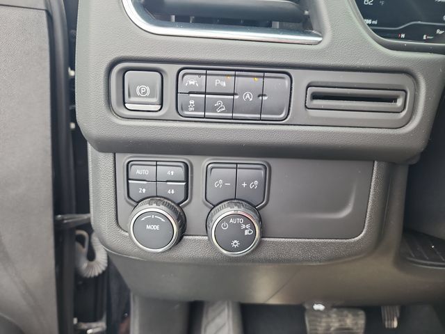 Used 2024 Chevrolet Tahoe Premier AWD/4WD image 17