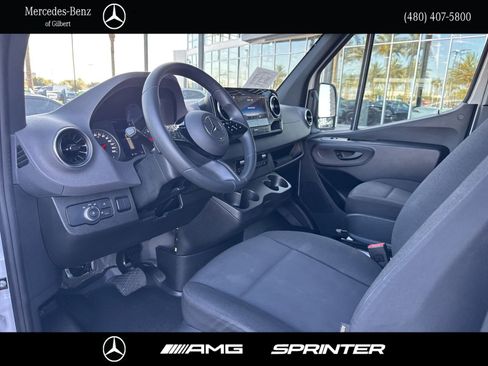Used 2025 Mercedes-Benz Sprinter 2500 image 17