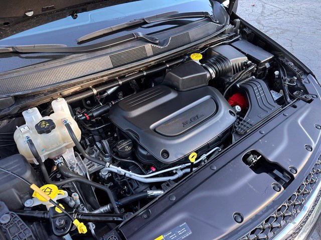 Used 2024 Chrysler Pacifica Touring-L FWD image 29