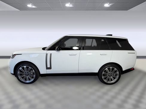 Used 2025 Land Rover Range Rover SE AWD/4WD image 2
