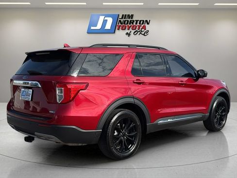 Used 2020 Ford Explorer XLT w/ Equipment Group 202A AWD/4WD image 5