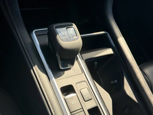 Certified 2024 Nissan Pathfinder SL image 11