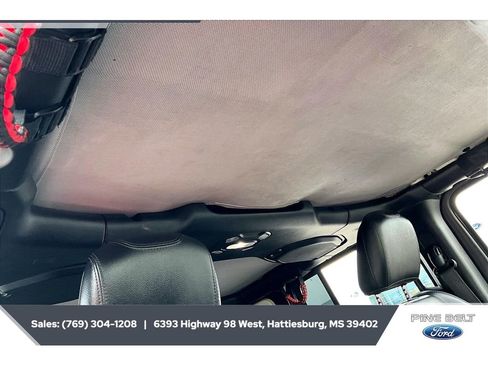Used 2018 Jeep Wrangler Unlimited Rubicon AWD/4WD image 16