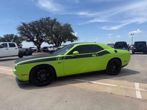 Used 2023 Dodge Challenger R/T Scat Pack w/ T/A Package RWD image 2