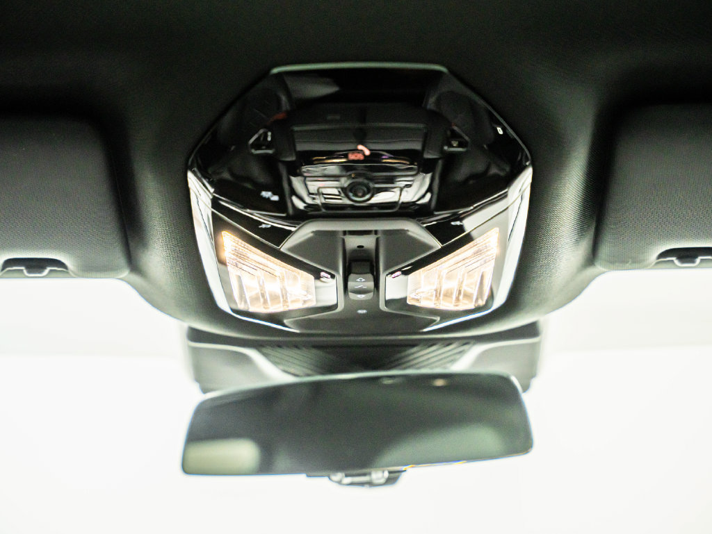 Used 2024 BMW i5 eDrive40i w/ M Sport Package RWD image 39