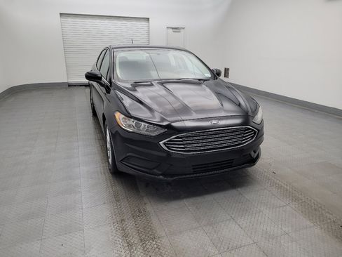 Used 2017 Ford Fusion SE w/ Fusion SE Technology Package image 14