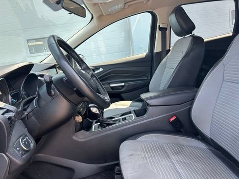 Used 2019 Ford Escape SE FWD image 8