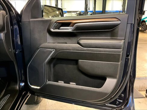 Used 2024 Chevrolet Silverado 1500 LT image 12