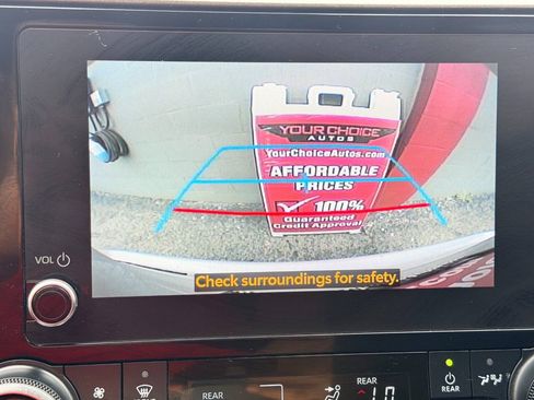 Used 2023 Toyota Highlander L FWD image 48