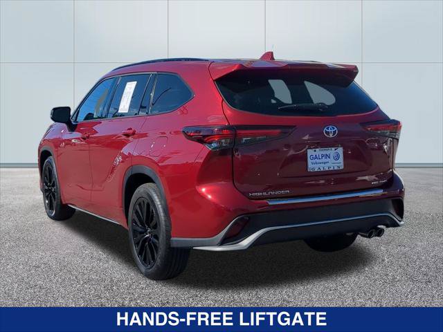Used 2026 Toyota Highlander XSE AWD/4WD image 3