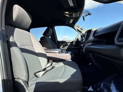 Used 2024 RAM 2500 Tradesman w/ Chrome Appearance Group image 31