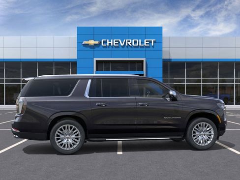 New 2025 Chevrolet Suburban Premier w/ Sun And Tow Package image 5