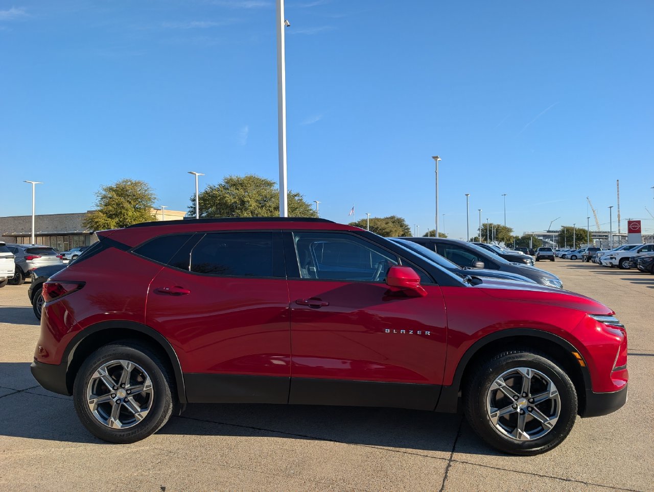Used 2023 Chevrolet Blazer LT w/ Convenience Package FWD image 3