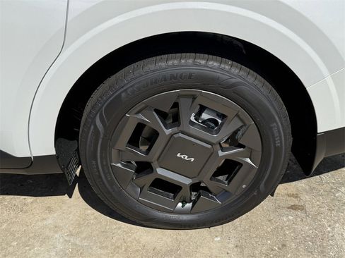 New 2026 Kia Carnival EX image 33